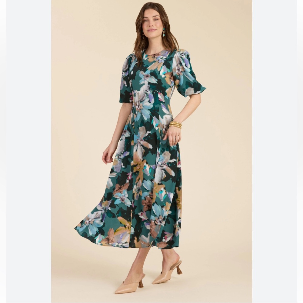 NWT tyler boe
Frankie Woven Floral Print Round Neck Short Sleeve A-Line Dress
